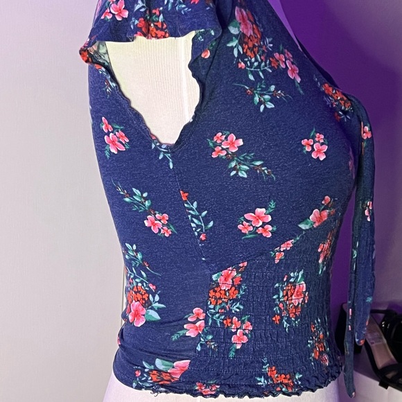 Flower 🌸 crop top - Picture 3 of 3